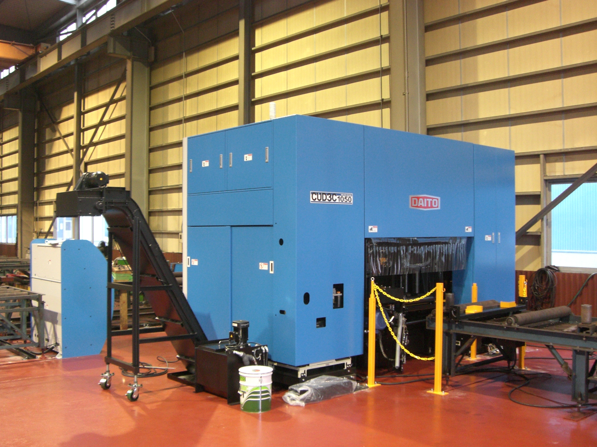 設備導入（形鋼ドリルマシン）